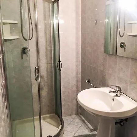 Regina Hotell 2*